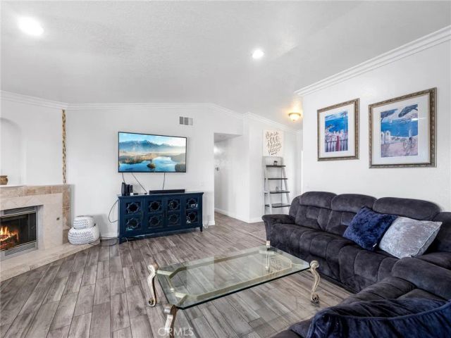 6791 Redwood Avenue, Hesperia, CA 92345