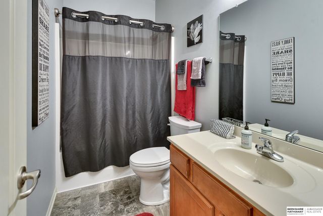 6627 N 149 Avenue, Omaha, NE 68116