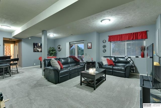 6627 N 149 Avenue, Omaha, NE 68116