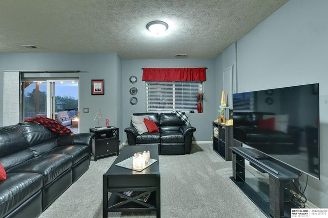6627 N 149 Avenue, Omaha, NE 68116