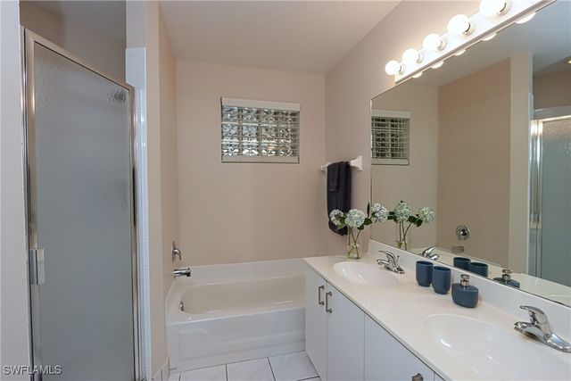 6544 Huntington Lakes CIR 9-204, Naples, FL 34119
