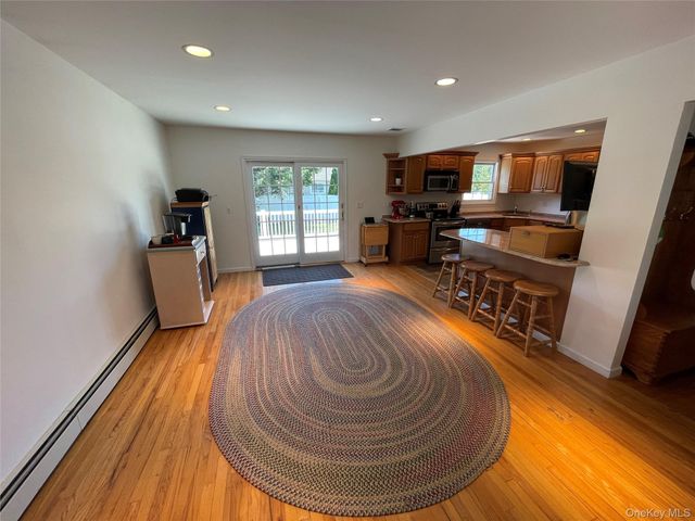654 Alwick Avenue, West Islip, NY 11795