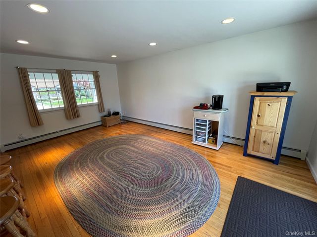 654 Alwick Avenue, West Islip, NY 11795