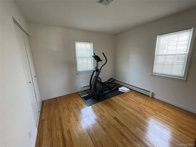654 Alwick Avenue, West Islip, NY 11795