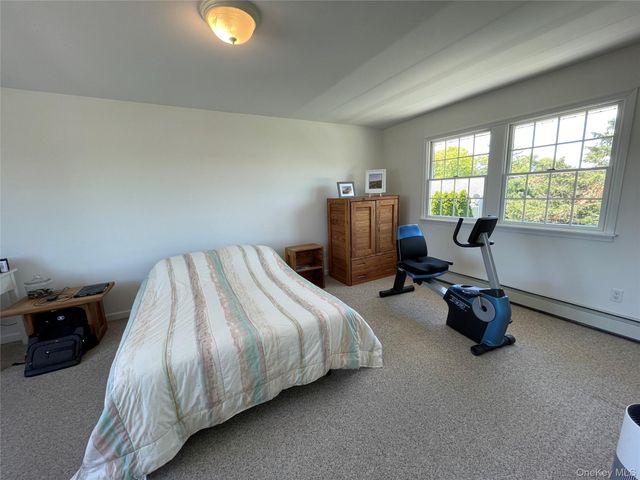 654 Alwick Avenue, West Islip, NY 11795