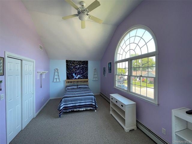 654 Alwick Avenue, West Islip, NY 11795