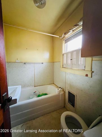 419 W Jolly Road, Lansing, MI 48910