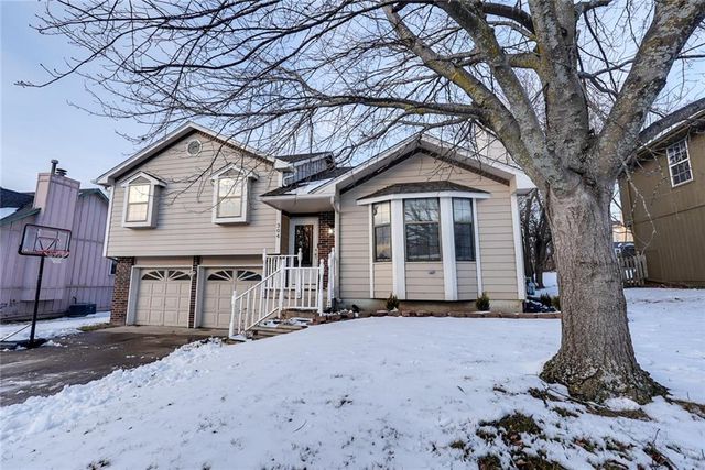 304 W Calico Drive, Raymore, MO 64083