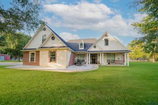 345 Oakwood Dr, Kilgore, TX 75662