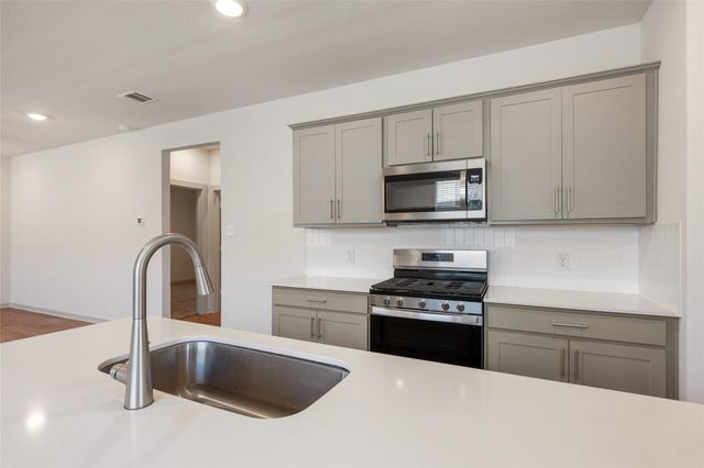 336 FAIRFAX Ave, San Marcos, TX 78666