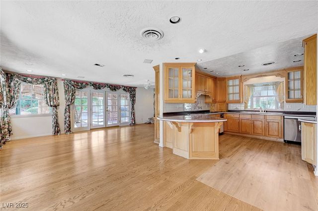 3753 Mountcrest Drive, Las Vegas, NV 89121