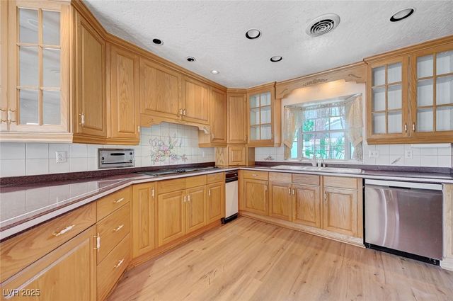 3753 Mountcrest Drive, Las Vegas, NV 89121