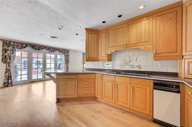 3753 Mountcrest Drive, Las Vegas, NV 89121