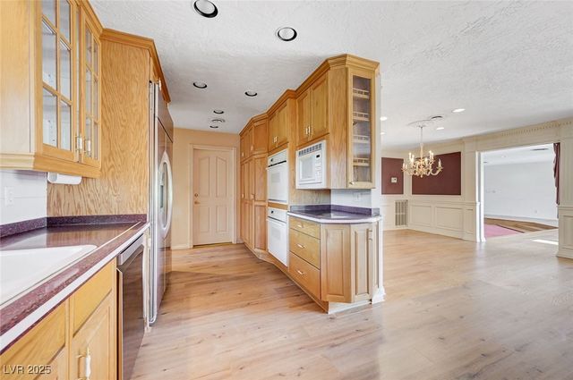 3753 Mountcrest Drive, Las Vegas, NV 89121