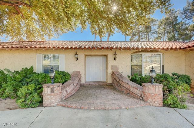 3753 Mountcrest Drive, Las Vegas, NV 89121