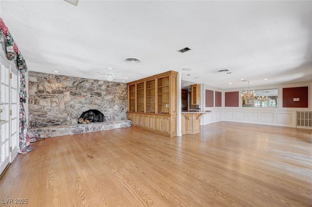 3753 Mountcrest Drive, Las Vegas, NV 89121