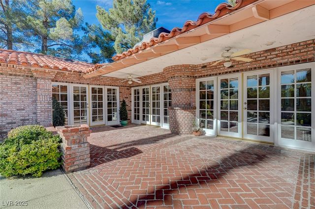 3753 Mountcrest Drive, Las Vegas, NV 89121