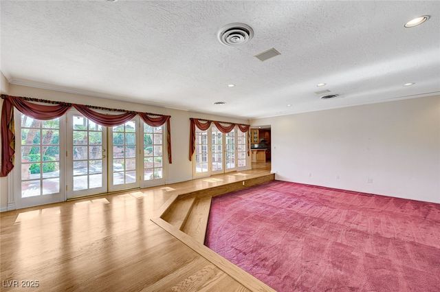 3753 Mountcrest Drive, Las Vegas, NV 89121