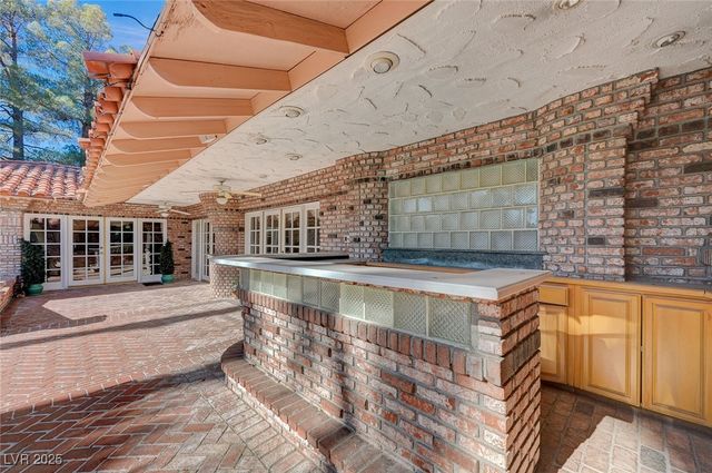 3753 Mountcrest Drive, Las Vegas, NV 89121