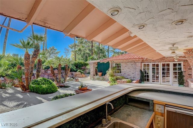 3753 Mountcrest Drive, Las Vegas, NV 89121