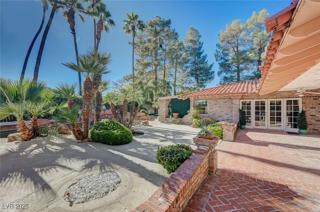 3753 Mountcrest Drive, Las Vegas, NV 89121