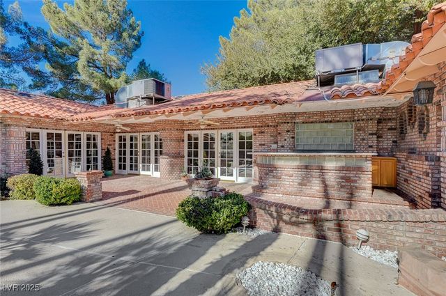 3753 Mountcrest Drive, Las Vegas, NV 89121