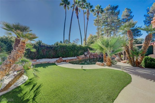 3753 Mountcrest Drive, Las Vegas, NV 89121