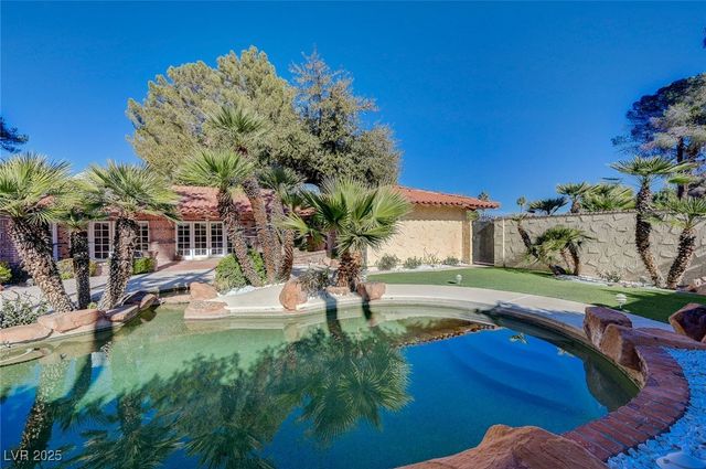 3753 Mountcrest Drive, Las Vegas, NV 89121