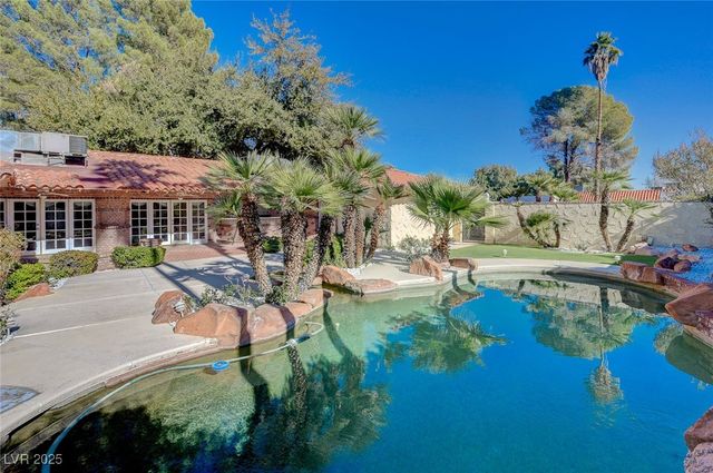 3753 Mountcrest Drive, Las Vegas, NV 89121