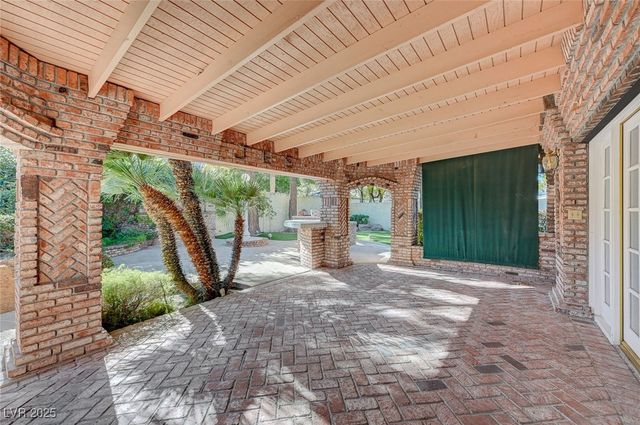 3753 Mountcrest Drive, Las Vegas, NV 89121