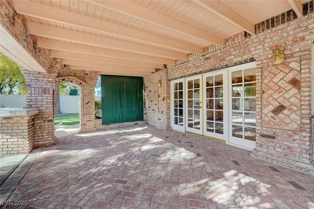 3753 Mountcrest Drive, Las Vegas, NV 89121