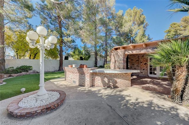 3753 Mountcrest Drive, Las Vegas, NV 89121