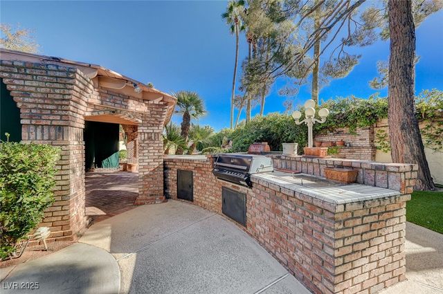 3753 Mountcrest Drive, Las Vegas, NV 89121