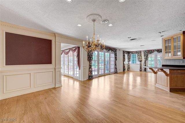 3753 Mountcrest Drive, Las Vegas, NV 89121