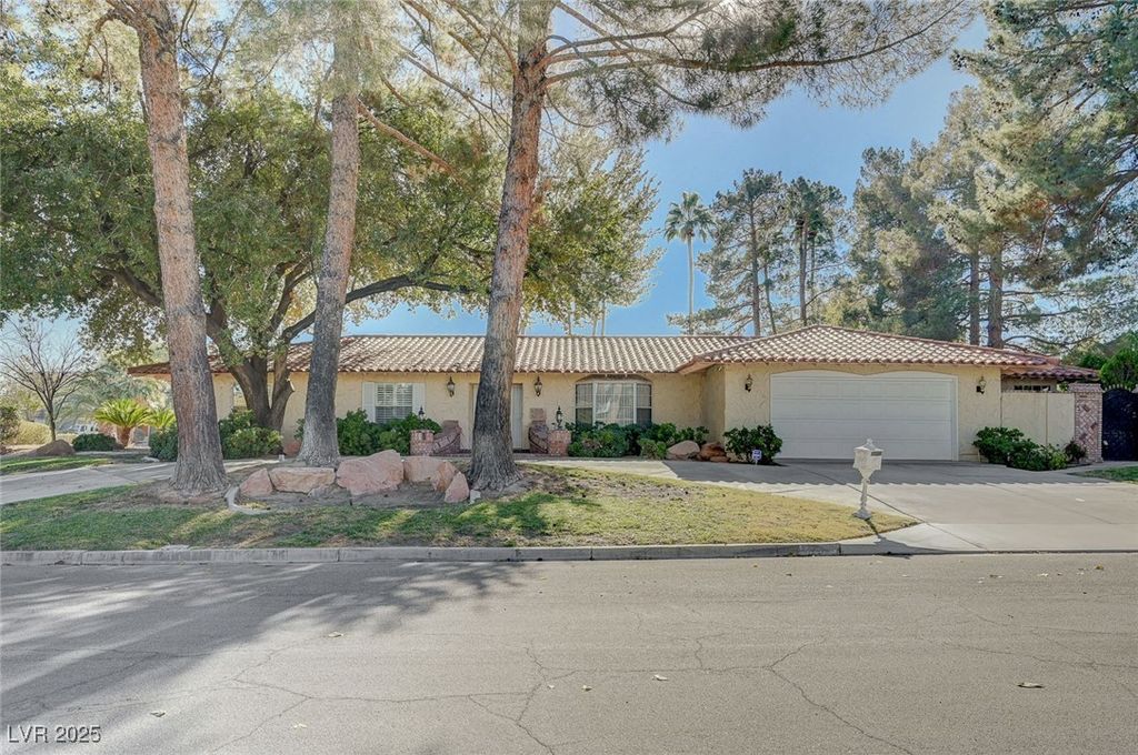 3753 Mountcrest Drive, Las Vegas, NV 89121