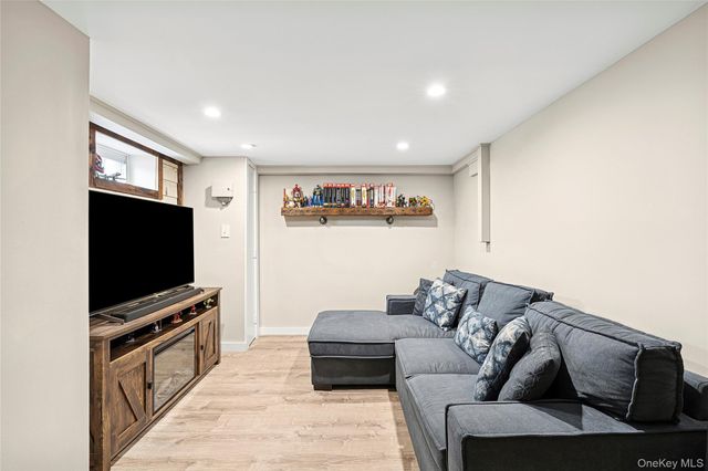 23 Cynthia Lane, East Islip, NY 11730