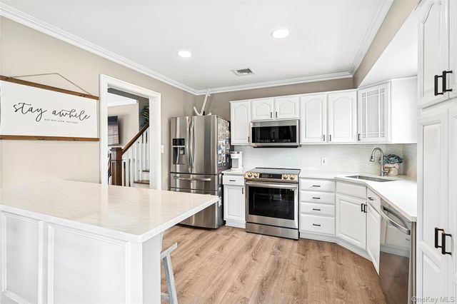 23 Cynthia Lane, East Islip, NY 11730