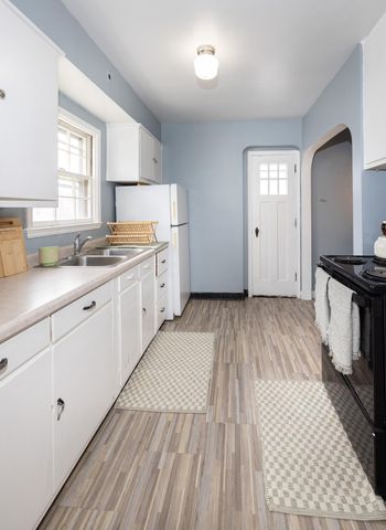 623 S 6th Street S, Moorhead, MN 56560