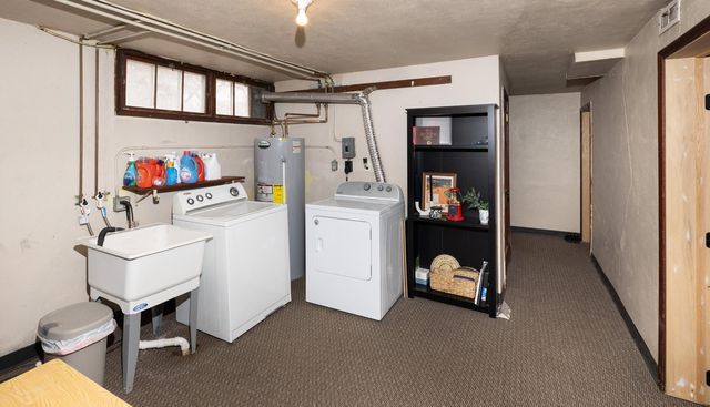 623 S 6th Street S, Moorhead, MN 56560
