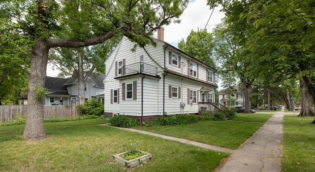 623 6th Street S, Moorhead, MN 56560