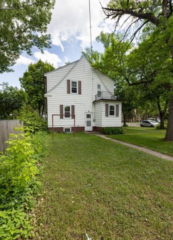 623 6th Street S, Moorhead, MN 56560