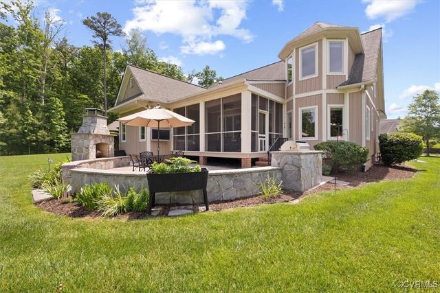 403 Regina Ln, Richmond, VA 23238