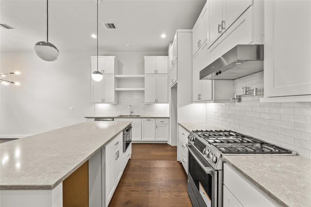 8707 Padua Lane, Houston, TX 77055