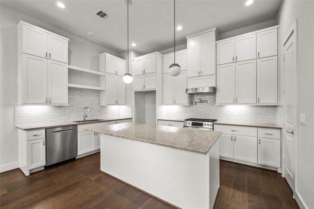 8707 Padua Lane, Houston, TX 77055