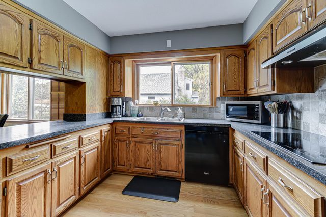 1525 Saint Croix Circle, Golden Valley, MN 55422