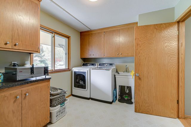 1525 Saint Croix Circle, Golden Valley, MN 55422