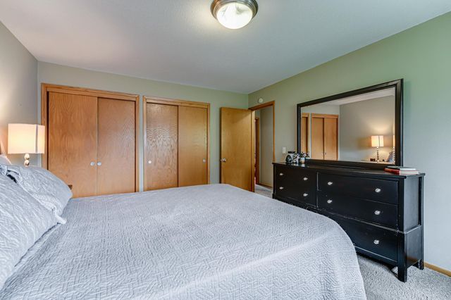 1525 Saint Croix Circle, Golden Valley, MN 55422