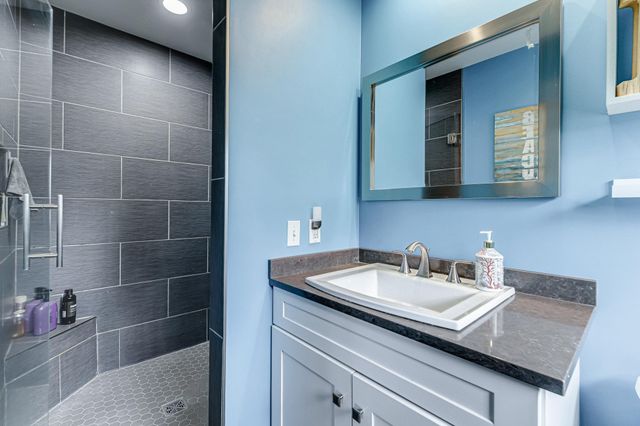 1525 Saint Croix Circle, Golden Valley, MN 55422