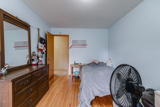 1525 Saint Croix Circle, Golden Valley, MN 55422