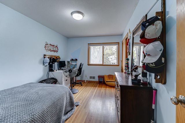 1525 Saint Croix Circle, Golden Valley, MN 55422